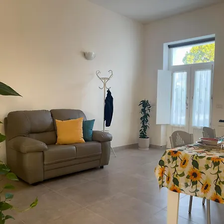 بيت للعطل Casetta Girasole Le Lamie di Olimpe