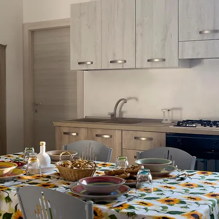 Casetta Girasole بيت للعطل