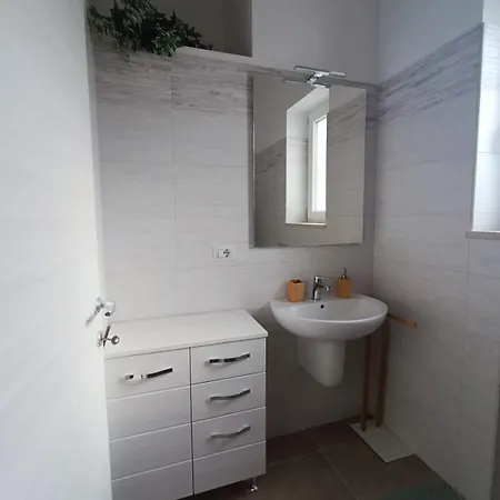 Casetta Girasole بيت للعطل *